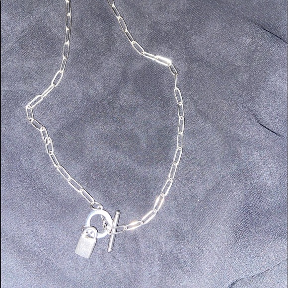 Paper clip toggle necklace in silver tone made of stainless steel 18” - Picture 2 of 7